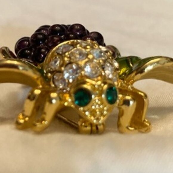Joan Rivers Jewelry - Joan Rivers Grape Bunch bee brooch